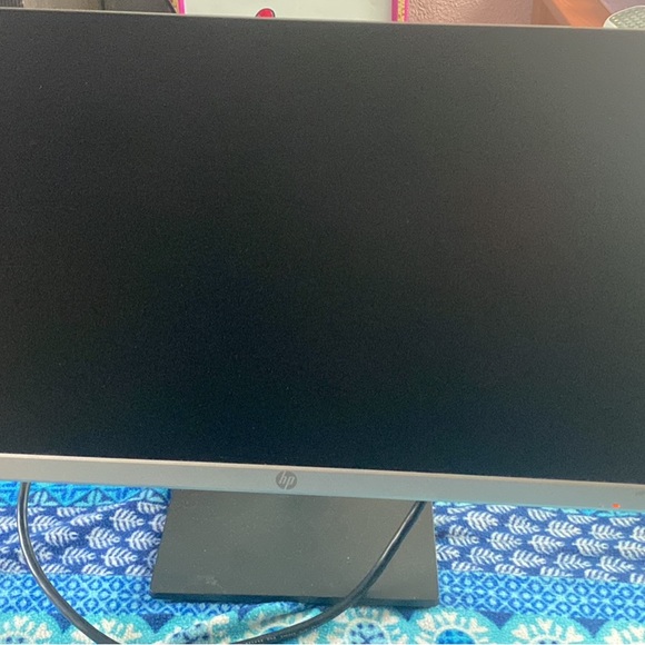 24 inch HP like new.